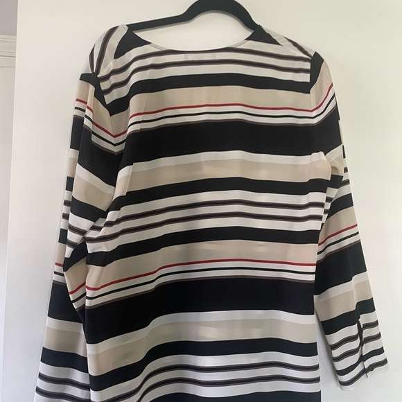 Lafayette, 148 New York gorgeous striped blouse, long sleeve. - Picture 2 of 4